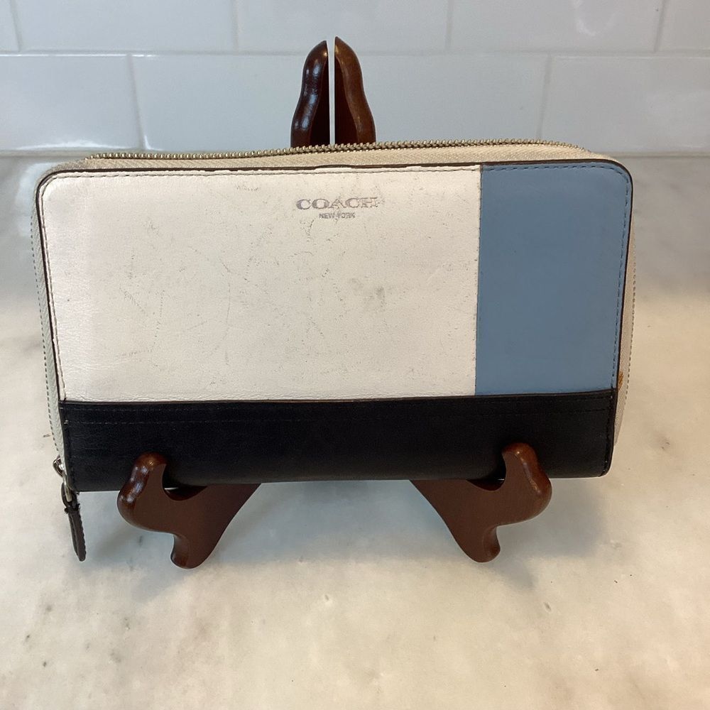 Coach Wallet Leather Continental Color-Blocked  Full Sized Rehab Wallet
